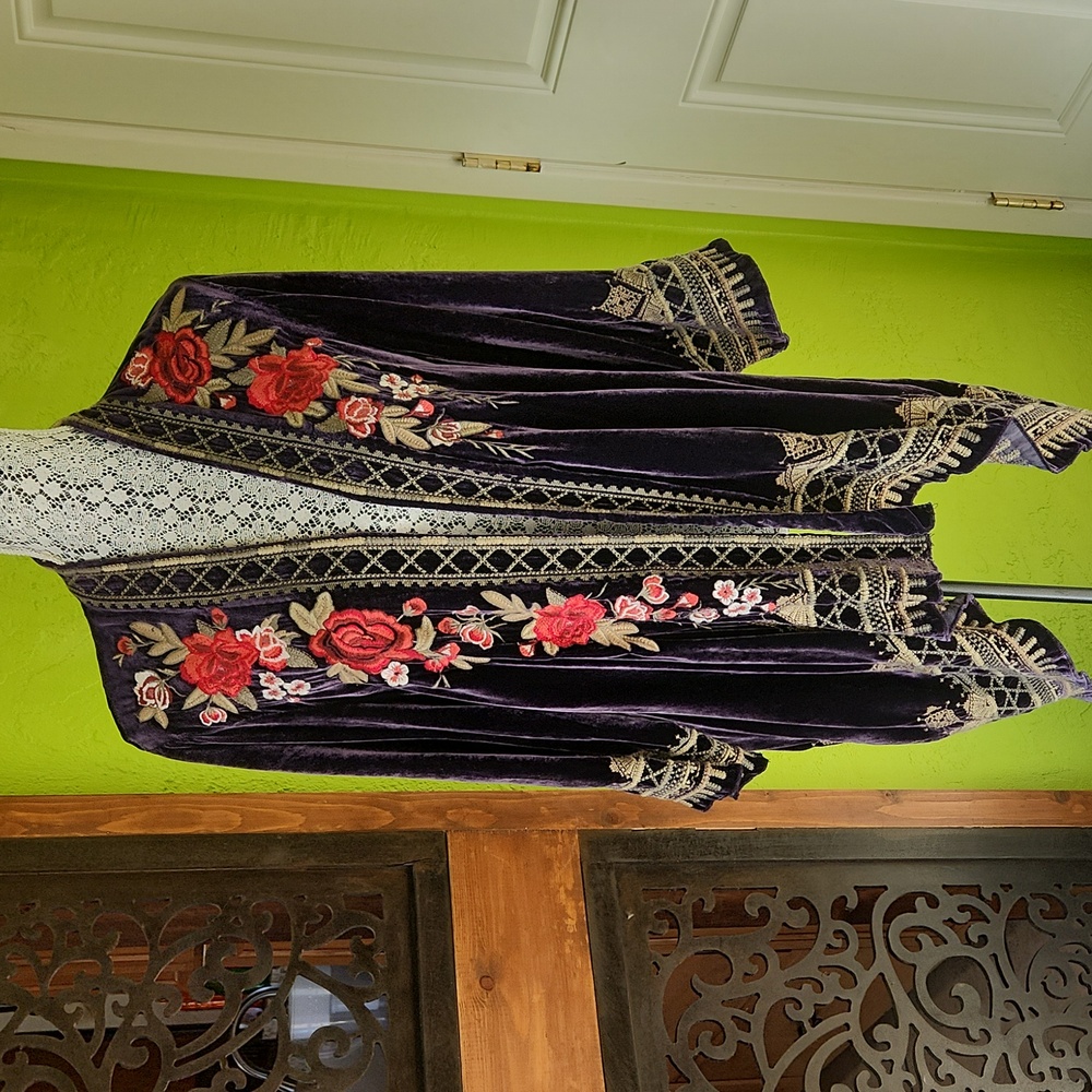Johnny Was Kimono Purple velvet embroidered